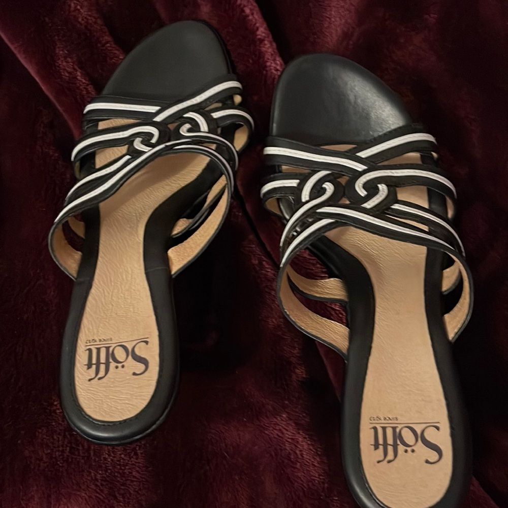 Sofft brand sandals size 7